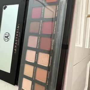 Anastasia Beverly Hills Eyeshadow Palette - Love Letter and Red Ochre